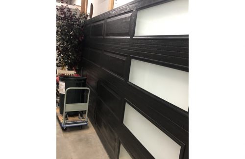 garage door display
